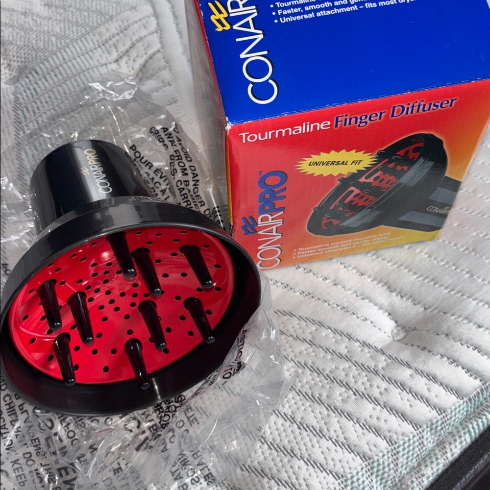 Tourmaline Finger Diffuser - Black and Red brand new never used